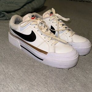 Nike court legacy lift platforms size 7